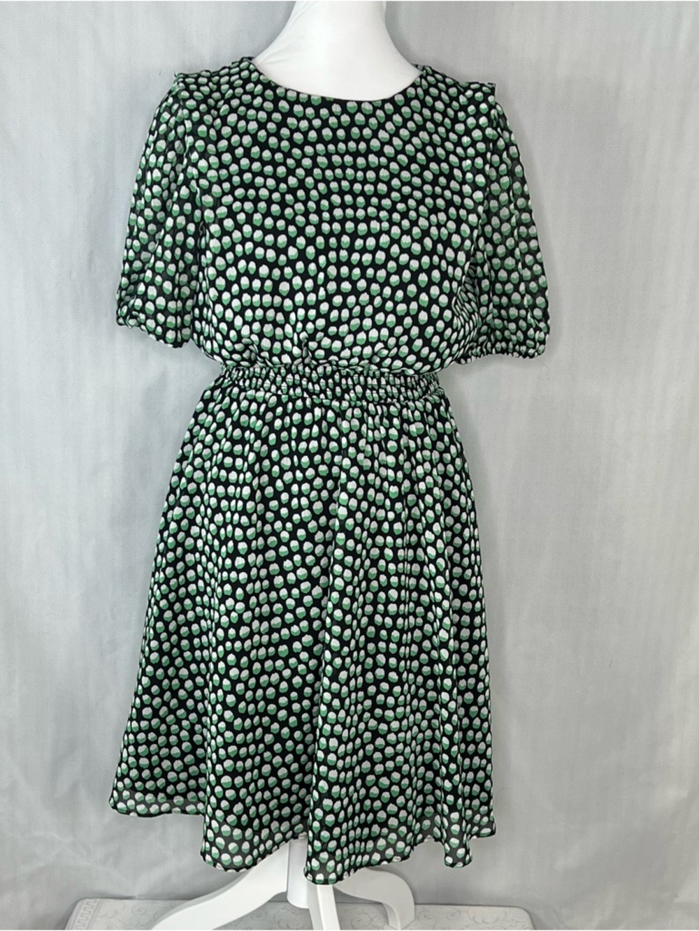 Ann Taylor Dress Black w/Green & White Dots Smocked Waist Short Puff Sleeves 2👍